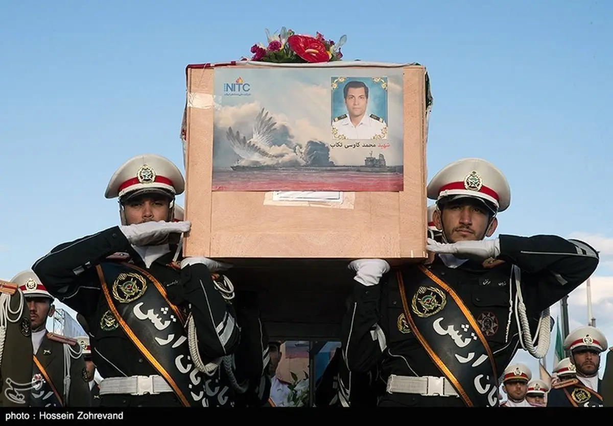 تصاویری از مراسم استقبال از ۳ شهید سانحه سانچی به میهن