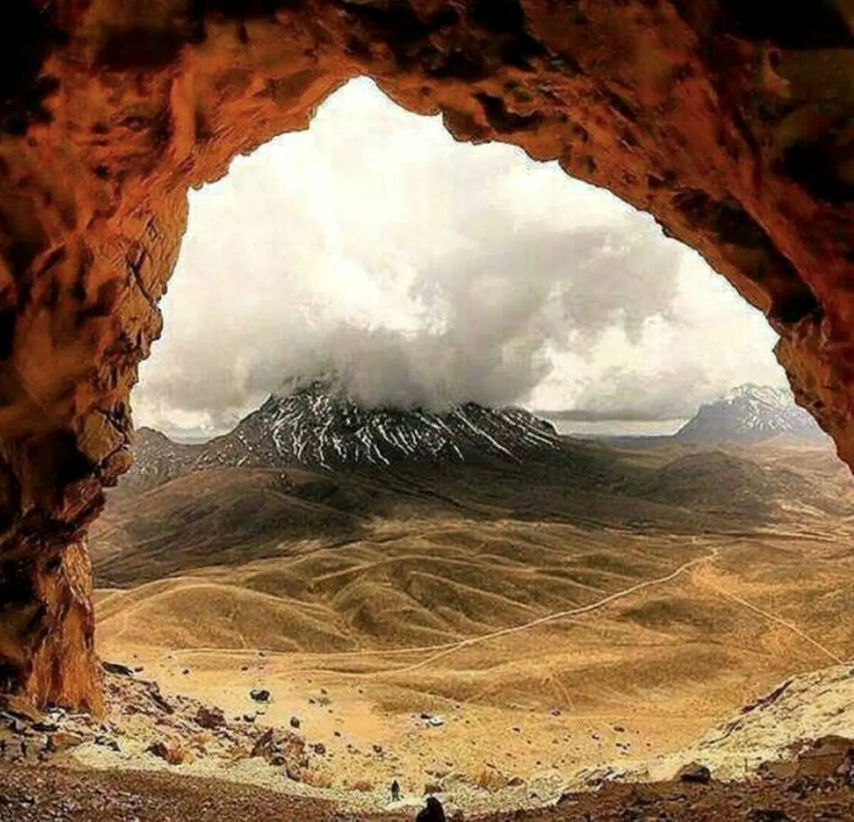 بزرگ‌ترین دهانه غار ایران!/ عکس