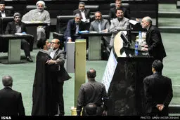 درگیری لفظی صالحی و نبویان در مجلس / عکس