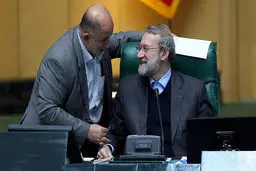 انتقاد قاضی‌پور از لاریجانی و شوخی‌های همیشگی رئیس‌مجلس