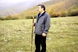 زیباکلام: اصولگرایان تندرو در سال ۱۴۰۰ با آمریکا توافق می‌کنند! / احمدی‌نژاد رئیس‌جمهور آینده است