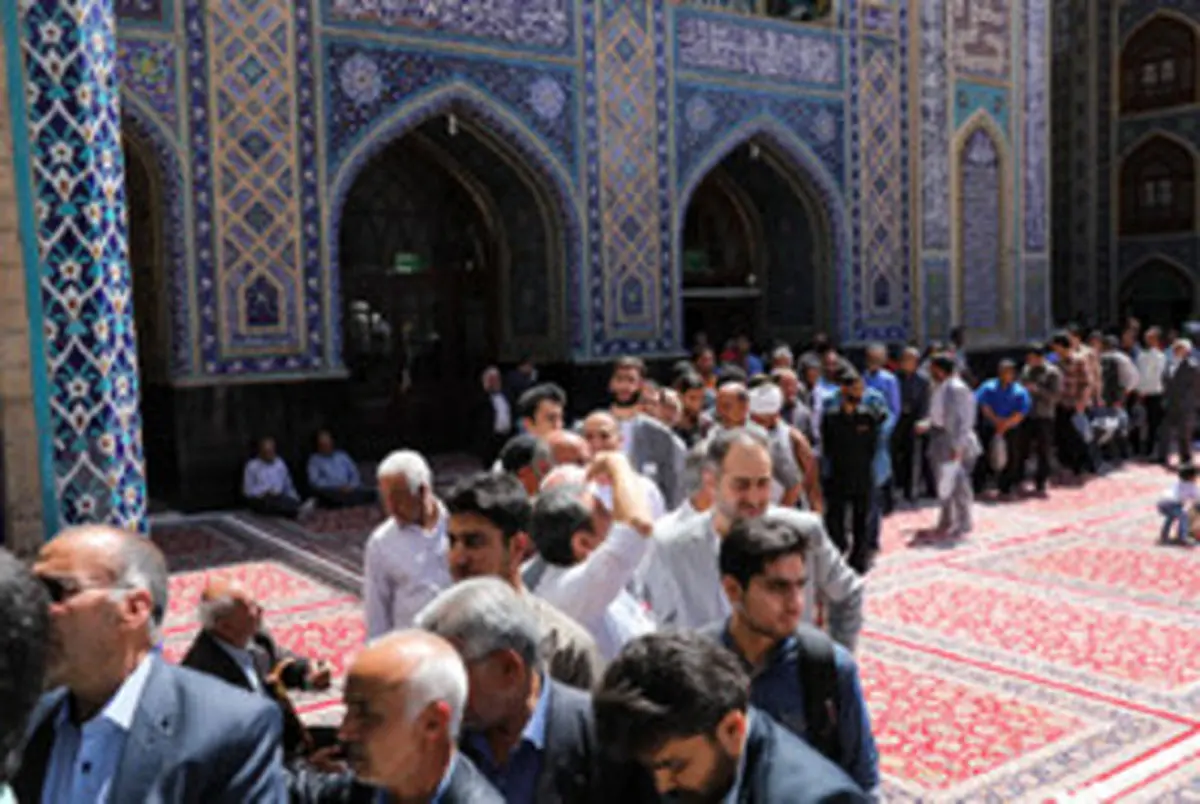 روایت تصویری از حضور مردم در صف رای دادن