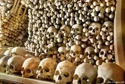 کلیسایی که با استخوان مسلمانان ساخته شده/تصاویر