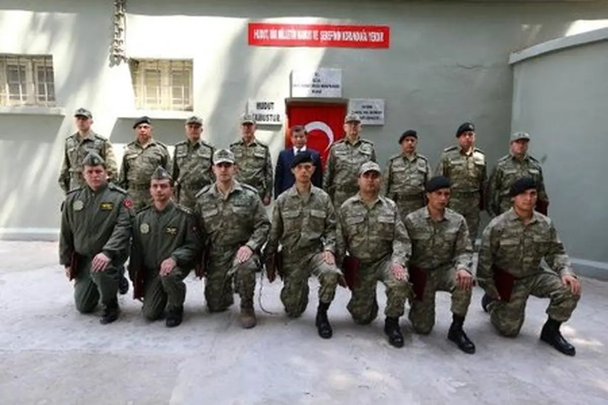 عکس/ زیارت قاچاقی نخست‌وزیر ترکیه در خاک سوریه