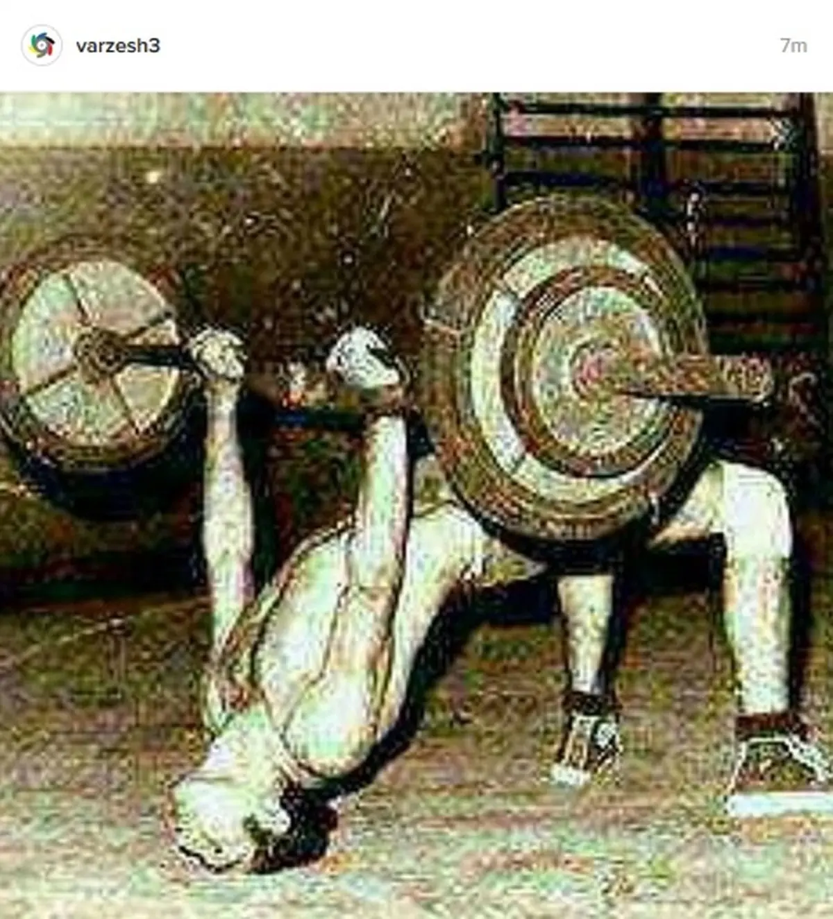 تصویری قدیمی از تمرینات سخت قهرمان سابق کشتی