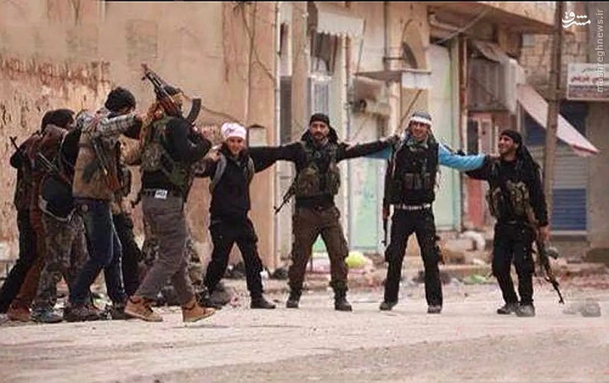 رقصیدن مختلط داعشی‌ها/ عکس