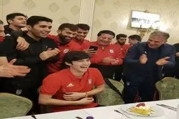 جشن تولد سردار آزمون در اردوی تیم ملی/ عکس