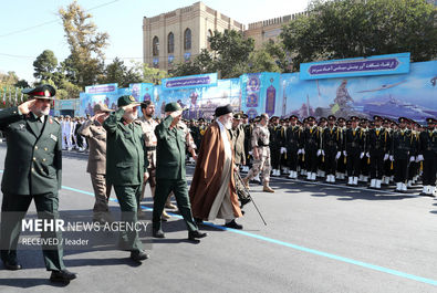 رهبر انقلاب دانشگاه‌ افسری