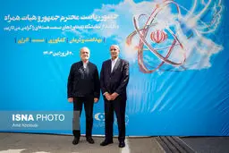 تصاویر دیدار رئیس جمهور از نمایشگاه صنعت هسته‌ای