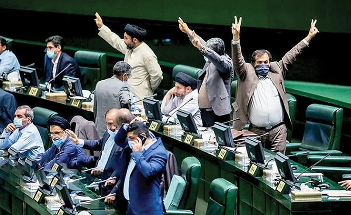 انتقاد تند و تیز کیهان از دولت و مجلس