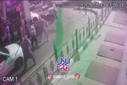 حمله یکی از اراذل چاقو بدست به مردم در پمپ بنزینی در تهران + فیلم