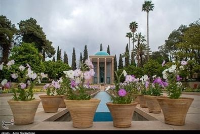 سعدی شیرازی