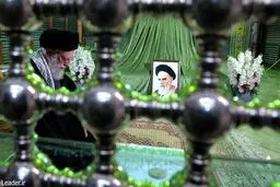 فیلم حضور رهبرانقلاب در مرقد امام راحل