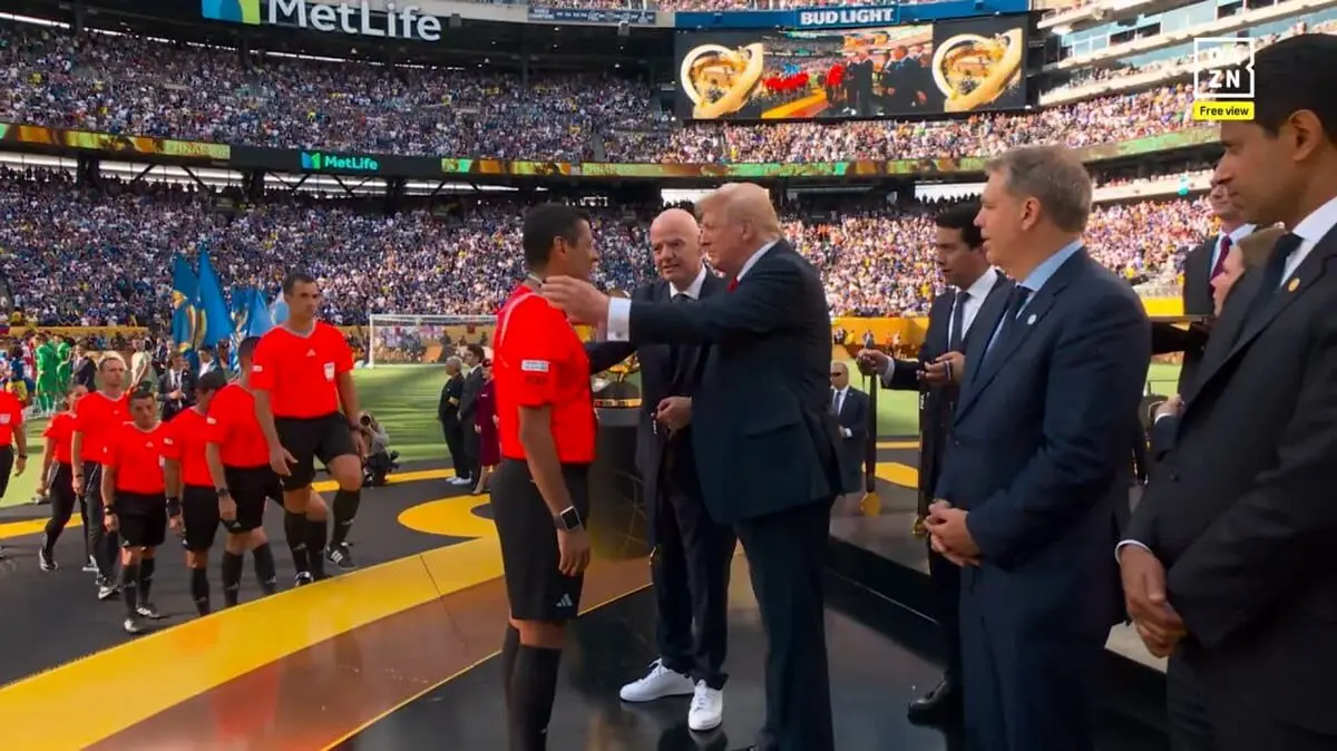 ببینید | اهدای مدال به علیرضا فغانی توسط ترامپ