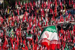 مراسم باشکوه وداع با رهبر شهید به روایت وال‌استریت‌ژورنال