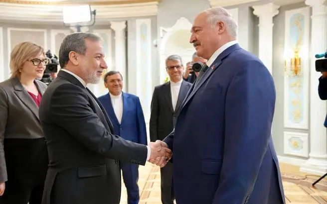 اولین تصاویر از دیدار عراقچی با الکساندر لوکاشنکو