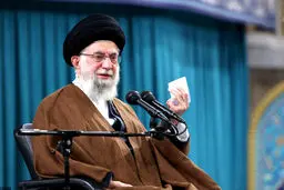 رهبرانقلاب:استمرار مبارزه، منطق سیاسی امام خمینی(ره) بود
