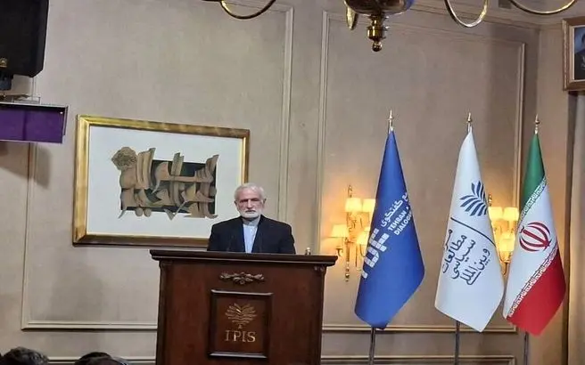 کمال خرازی : ایرانیان تن به ذلت نمی‌دهند