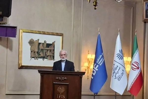 کمال خرازی : ایرانیان تن به ذلت نمی‌دهند