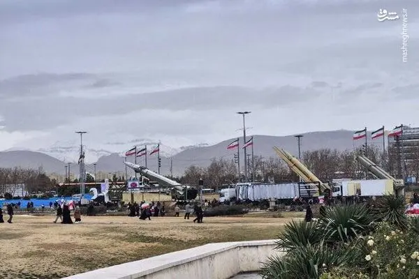 سه موشک فاتح ۱۱۰، حاج قاسم و فتح در میدان آزادی