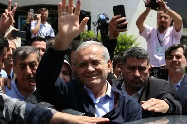 فیلمی ناب از مسعود پزشکیان اوایل انقلاب 