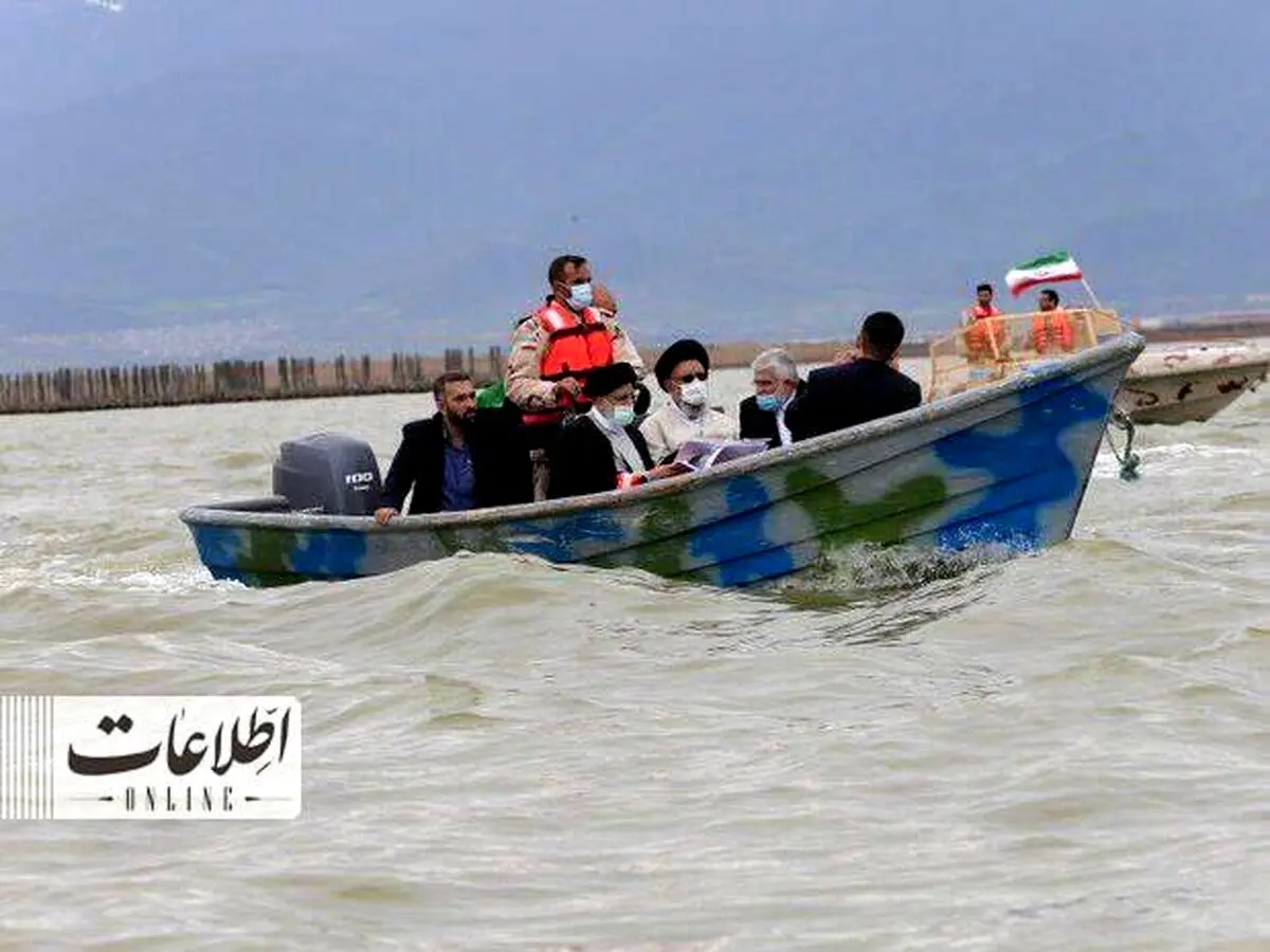عکس:قایق‌سواری رئیسی در دریای خزر