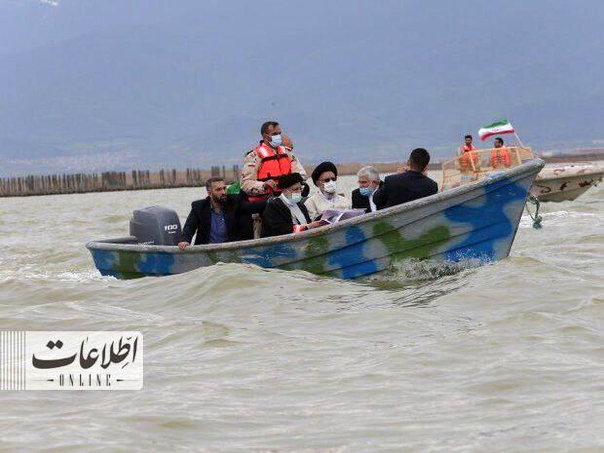 عکس:قایق‌سواری رئیسی در دریای خزر