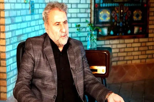 حمله تند فلاحت پیشه : آقای ولایتی کشور را درگیر جنگ های بی پایان کردید