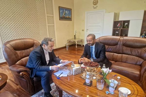 دیدار عراقچی با میانجی قدیمی رابطه با آمریکا