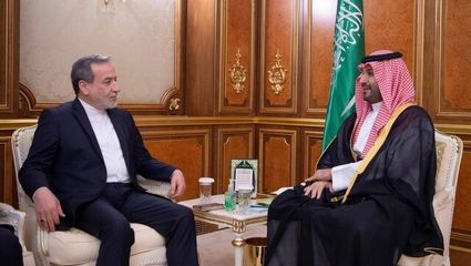 لحظه دیدار عراقچی و بن سلمان در جده
