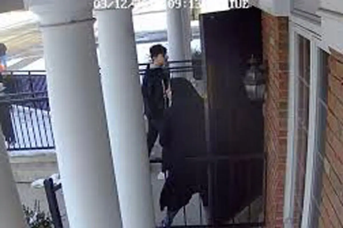 لحظه نجات دانش آموزان آمریکایی توسط دختر مسلمان