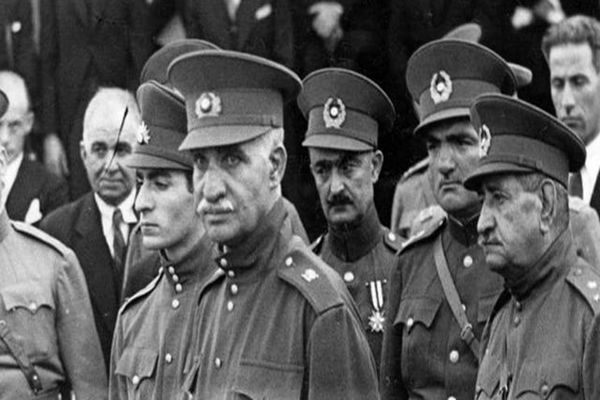 تغیر نام کشور از پرشیا به ایران اشتباه بزرگ رضا خان