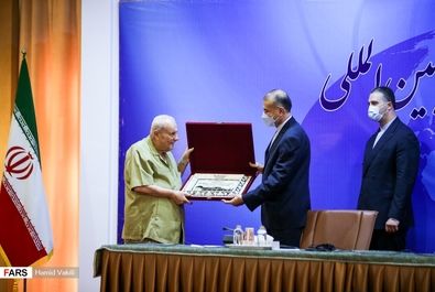 نشست روسای نمایندگی های سیاسی خارجی مقیم تهران با وزیر امور خارجه