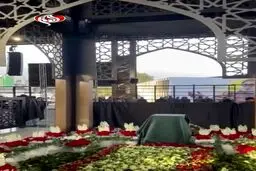  گل‌آرایی محل تدفین شهید نصرالله