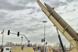 ورود موشک قدر آماده شلیک به میدان ونک