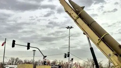 ورود موشک قدر آماده شلیک به میدان ونک
