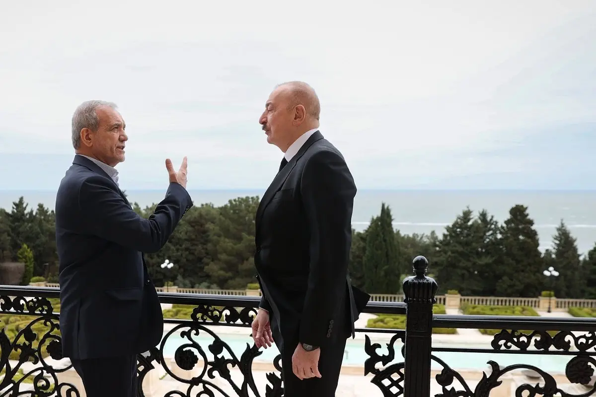 پیام‌های سفر پزشکیان به جمهوری آذربایجان: مهار تهدید یا نفوذ جایگزین؟/ چرا الهام علی اف حاضر به جایگزینی کریدور زنگزور با ارس نیست؟