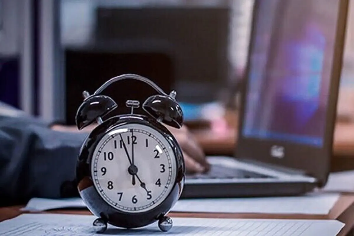 آیا تغییر ساعت رسمی منجر به کاهش مصرف انرژی می شود؟/ جدال دولت و مجلس به چه نتیجه ای می رسد؟