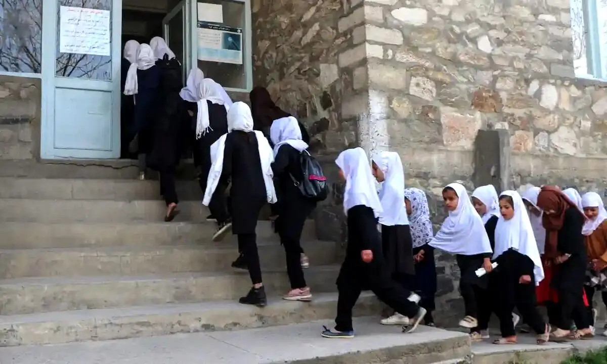 آمریکا و متحدانش به طالبان درباره بستن دبیرستان های دخترانه هشدار دادند