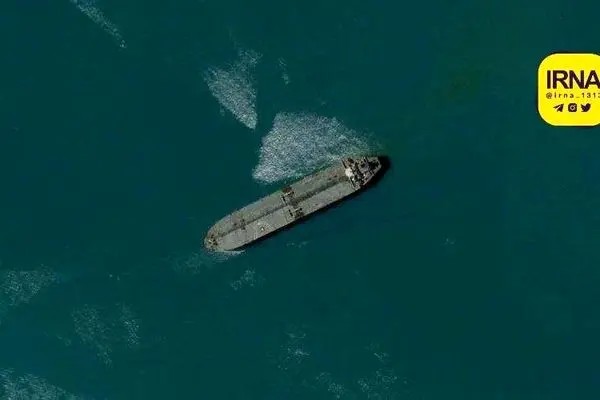  انفجار مرموز دو نفت‌کش 