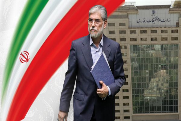 وزیر علوم : خدمات ما کمونیستی است