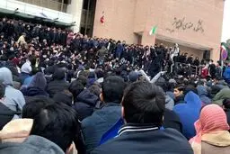 تنبیه جدید رئیس دانشگاه شریف برای دانشجویان معترض