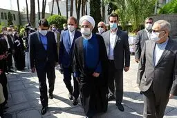 ورود حسن روحانی به مجلس برای مراسم تحلیف
