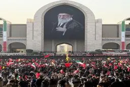 وداع با قهرمان ایران /حضور فرزندان رهبرشهید در مصلی تهران / حضور روسای قوا 