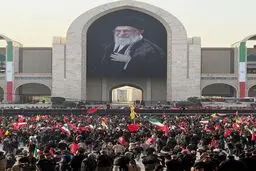 وداع با قهرمان ایران /حضور فرزندان رهبرشهید در مصلی تهران / حضور روسای قوا 