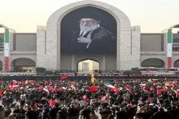 وداع با قهرمان ایران /حضور فرزندان رهبرشهید در مصلی تهران / حضور روسای قوا 