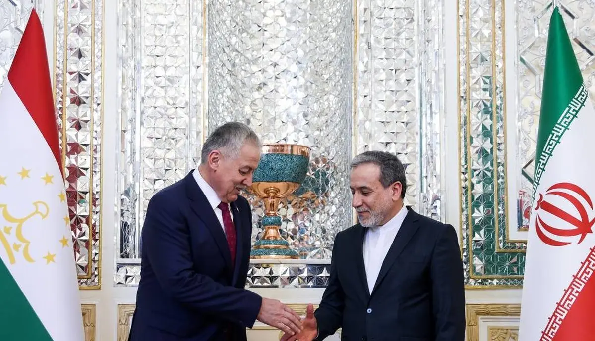 دیدار وزیر خارجه تاجیکستان با عراقچی در تهران