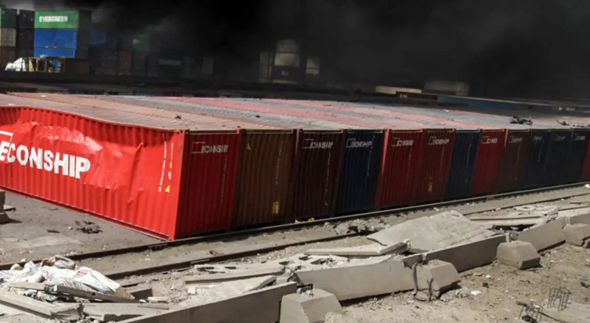 تصویر هوایی از گودال انفجار در بندر شهید رجایی