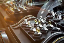 قیمت طلا و قیمت سکه، امروز ۱ خرداد ۱۴۰۰ + جدول