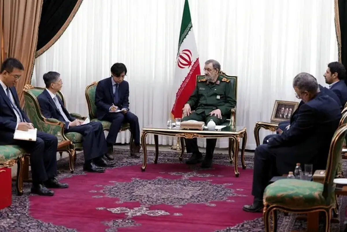 ایران آماده بسته نگه داشتن تنگه هرمز و آرایش نظامی جدید
